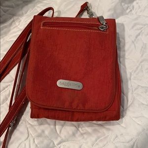 Red Baggallini cross body purse
